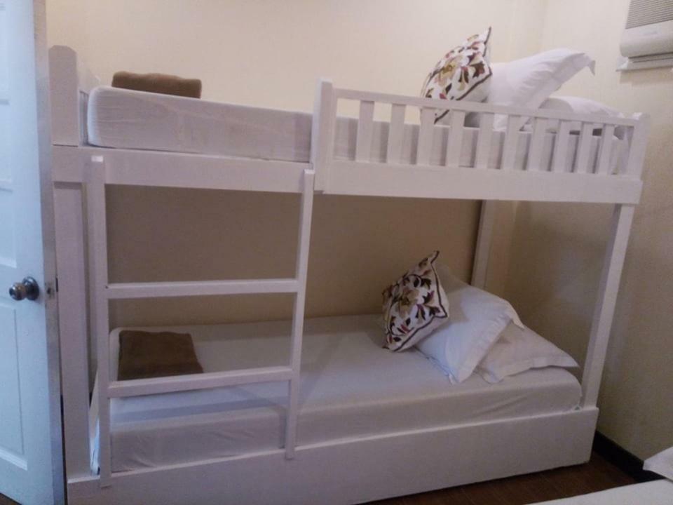 Casa De Miguelitos Hotel Tagaytay City Ngoại thất bức ảnh