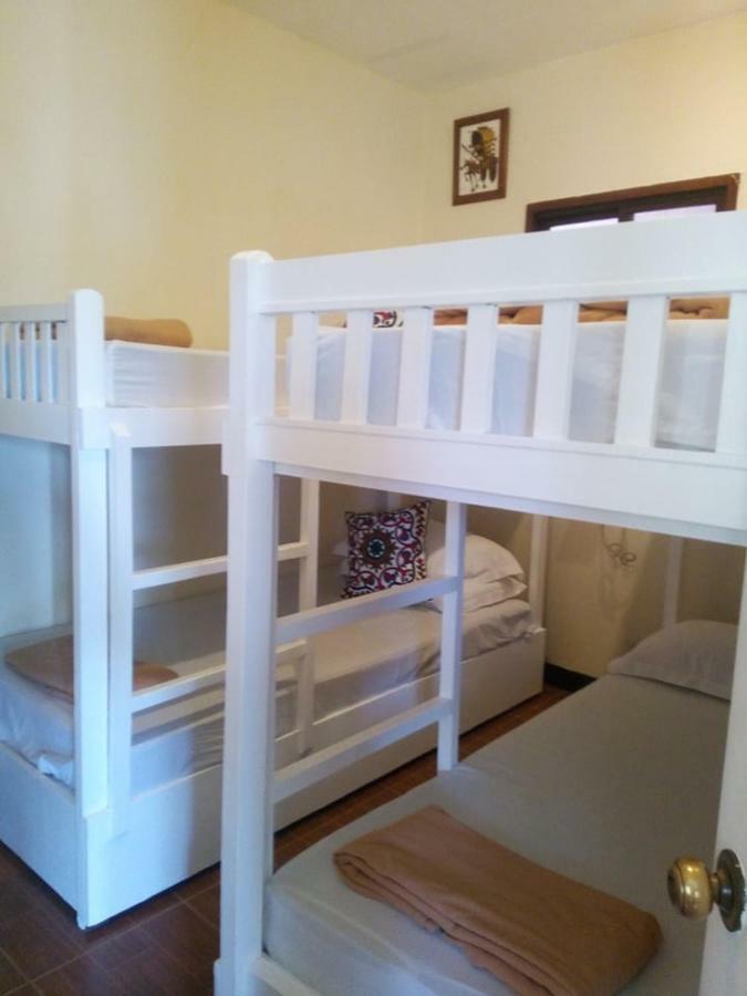 Casa De Miguelitos Hotel Tagaytay City Ngoại thất bức ảnh